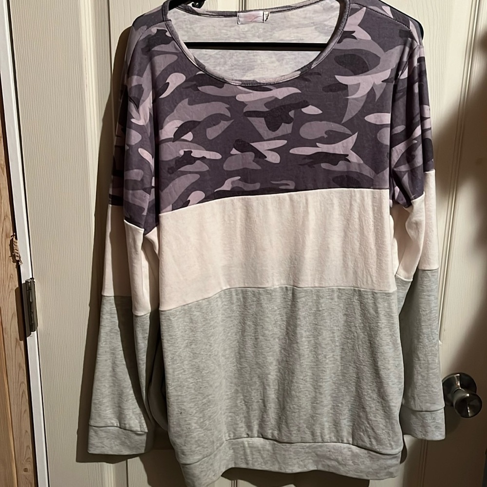 Womens camo top xxl